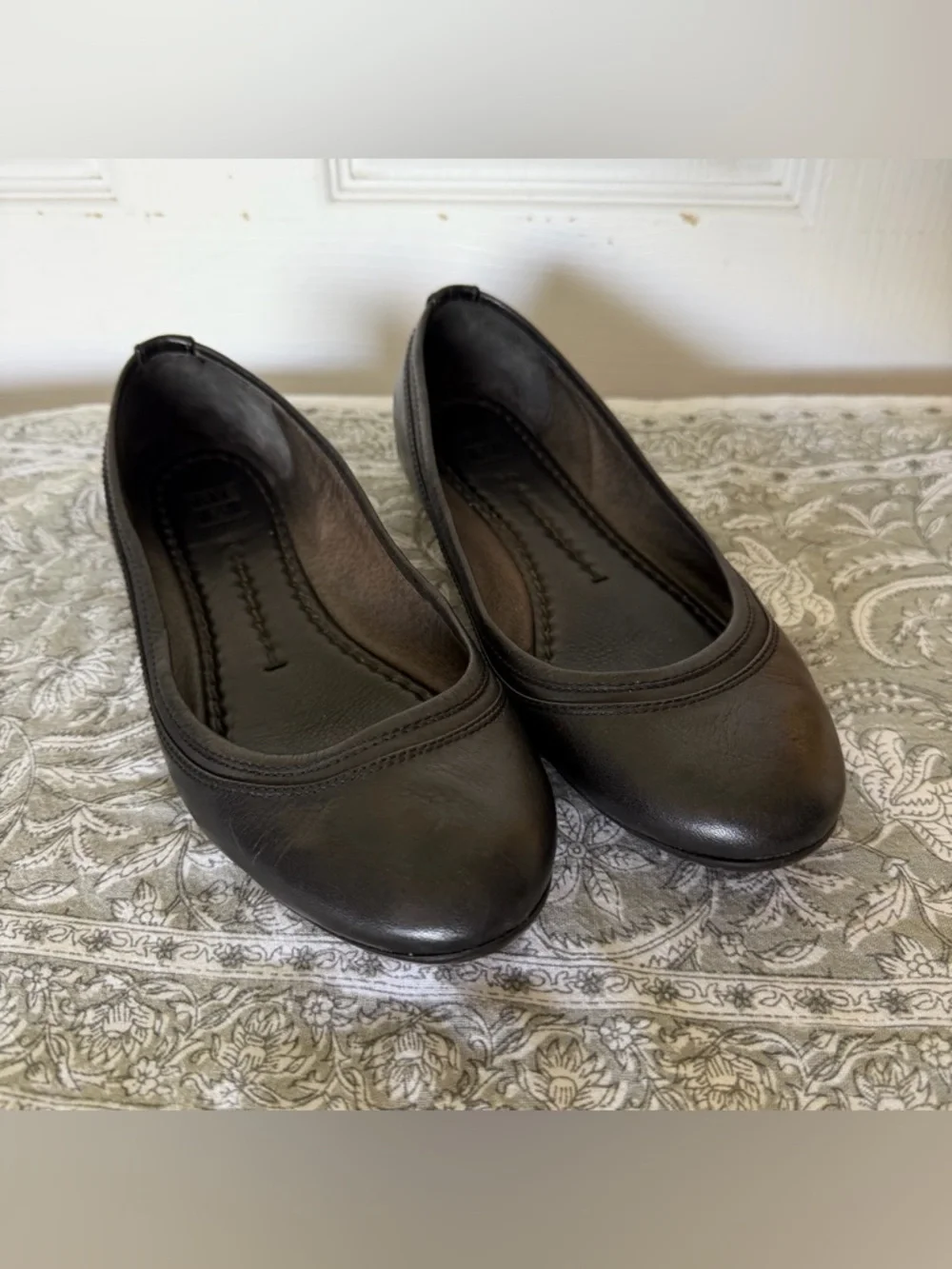 Frye Black Leather Ballet Flats Shoes 37 - Picture 6 of 12